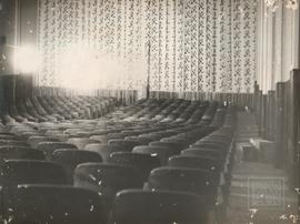Interior do Cine Aterac, com visão das 506 cadeiras