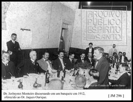 Dr Jeronimo Monteiro  durante um banquete