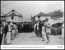 Coronel Marcondes Alves de Souza e comitiva quando de sua volta a visita aos estabelecimentos púb...