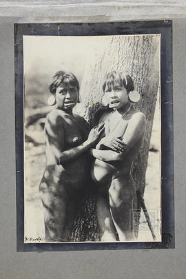 Duas indígenas botocudas