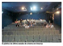 Foto do interior da sala com o público aguardando a última sessão do Cine Ravenna