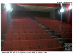 Foto da sala de exibição do Cine Ritz Conceição, com vista para as poltronas