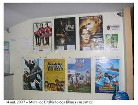 Mural de exibição dos filmes em cartaz no Cine Ritz Conceição