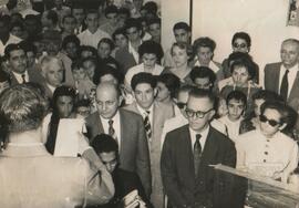 Discurso de inauguração no hall de entrada do Cine Jandaia